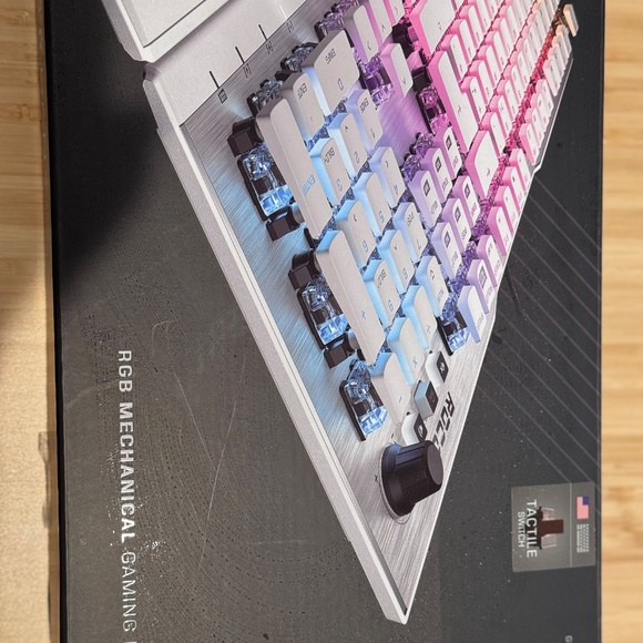 ROCCAT Vulcan 122 AIMO RGB Mechanical Gaming Keyboard - Picture 2 of 4